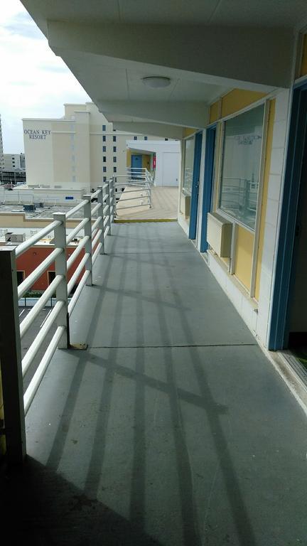 Howard Johnson By Wyndham Virginia Beach At The Beach Экстерьер фото